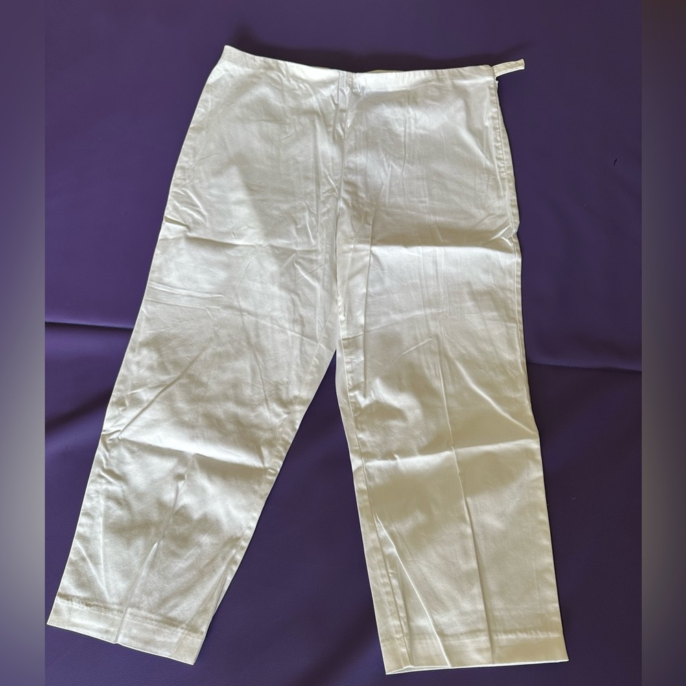 White Capris with side zipper